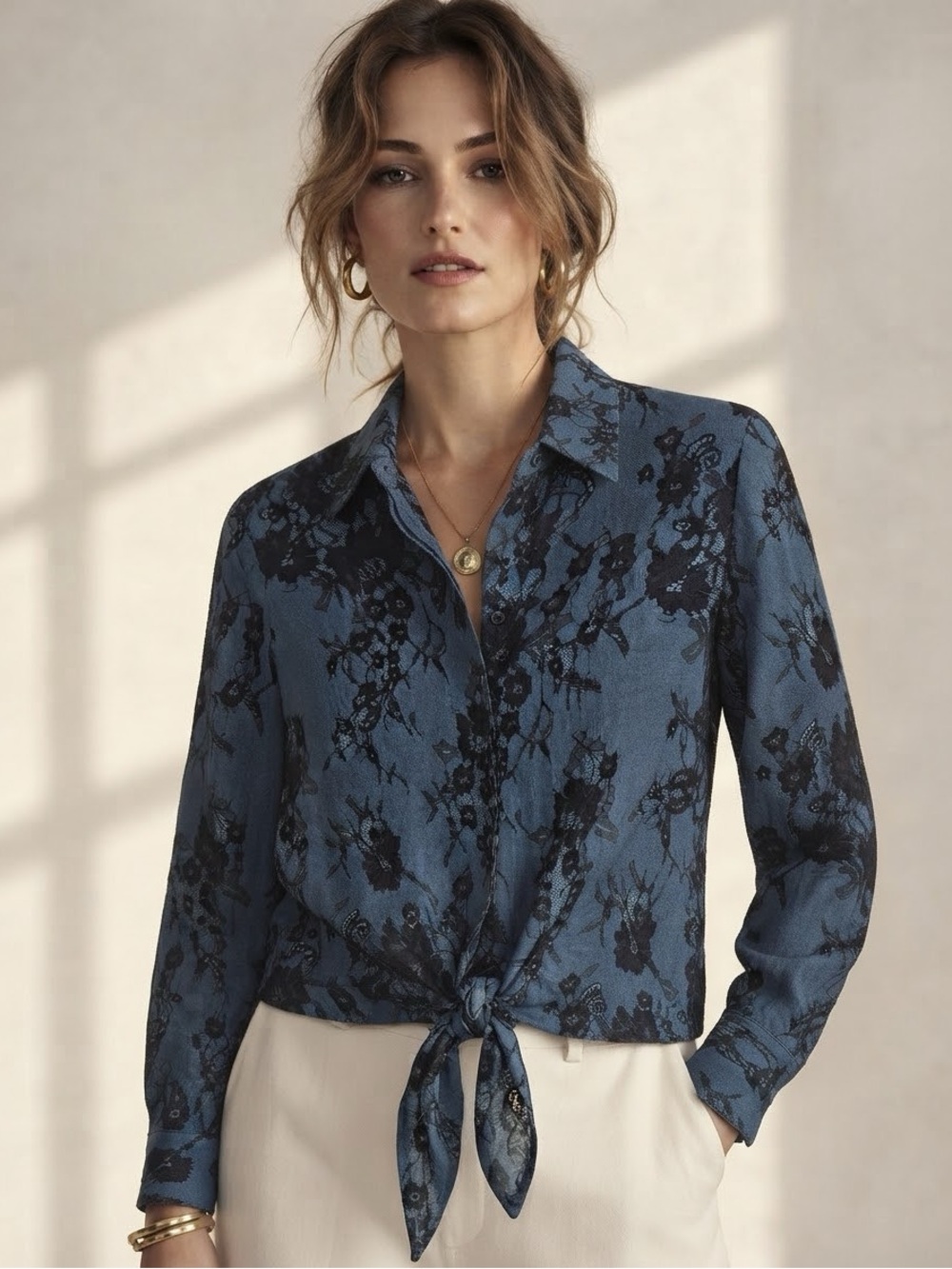 Club Monaco Floral Silk Blouse Blue Black Hem Tie Long Sleeve Size Small